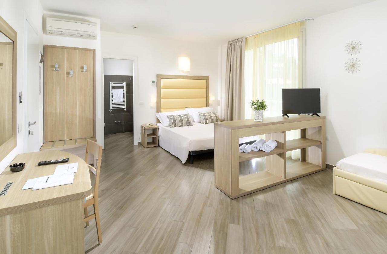 Hotel Atlantic & Spa Gabicce Mare Eksteriør bilde