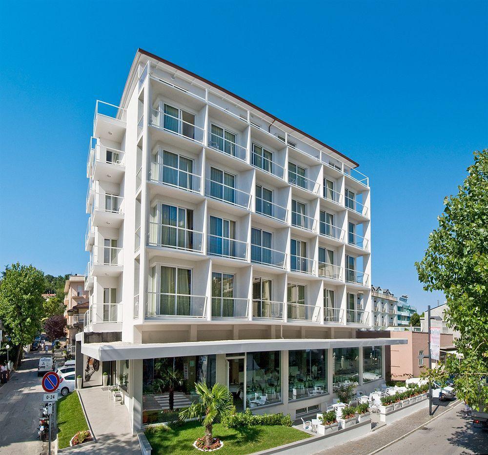 Hotel Atlantic & Spa Gabicce Mare Eksteriør bilde